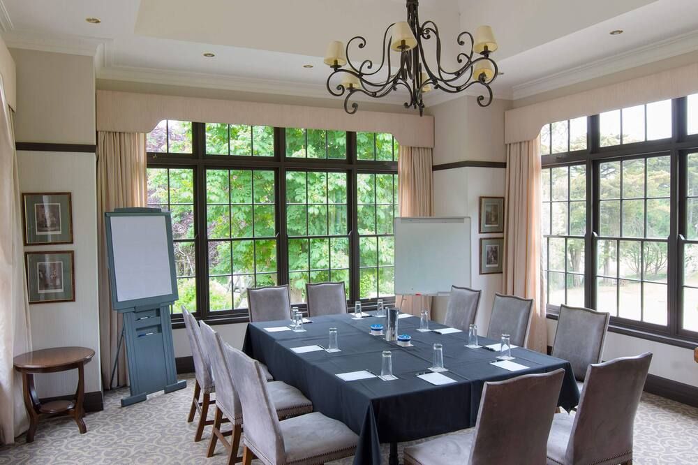 غرفة الاجتماعات