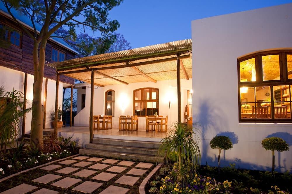 شرفة مرصوفة