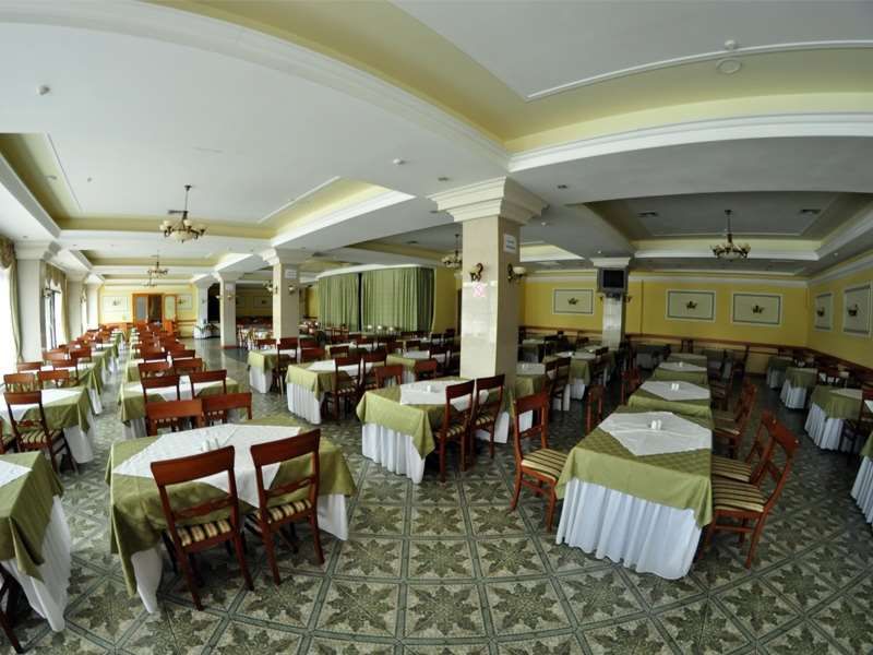 مطعم