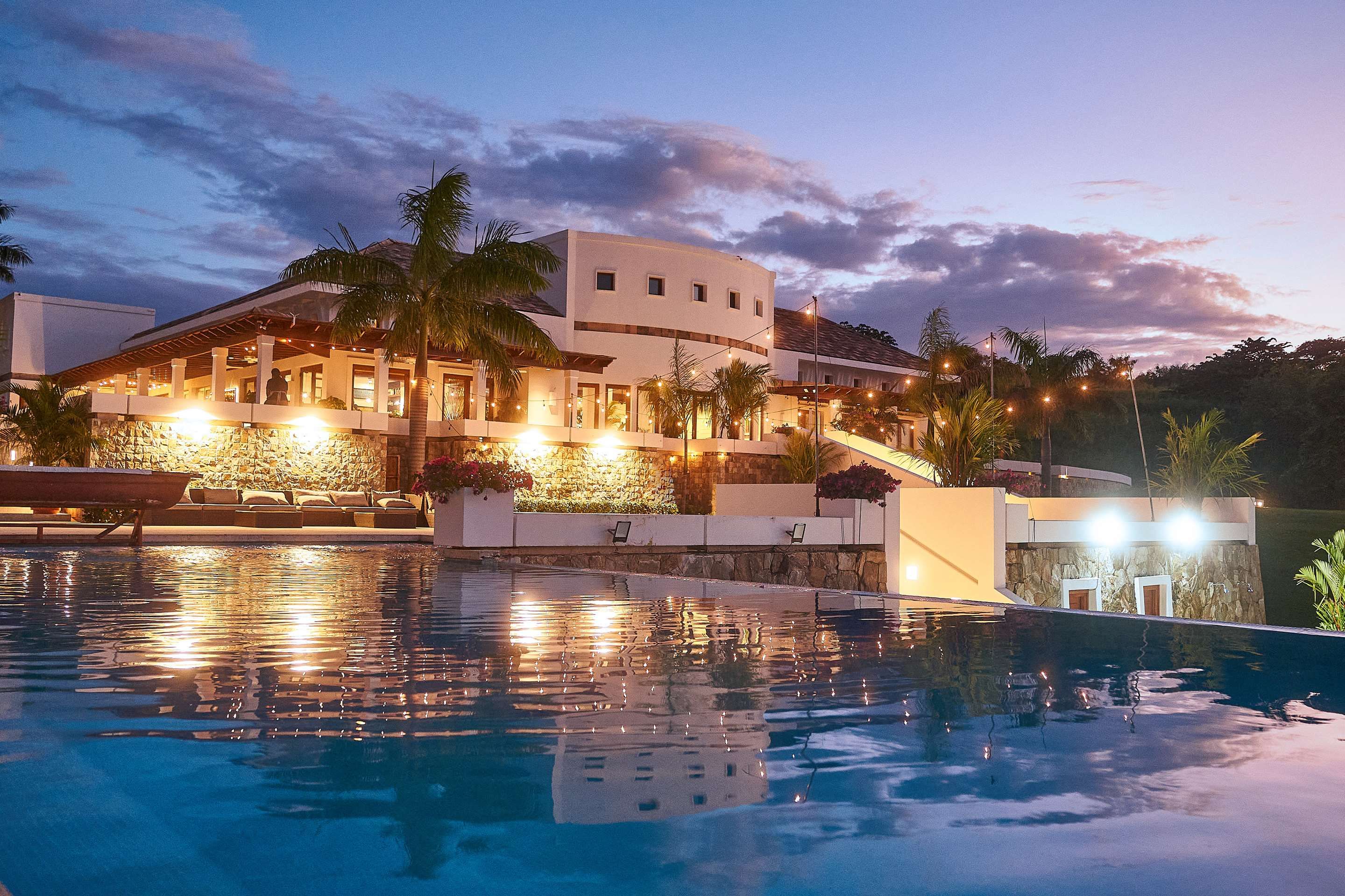 حوض السباحة صورة