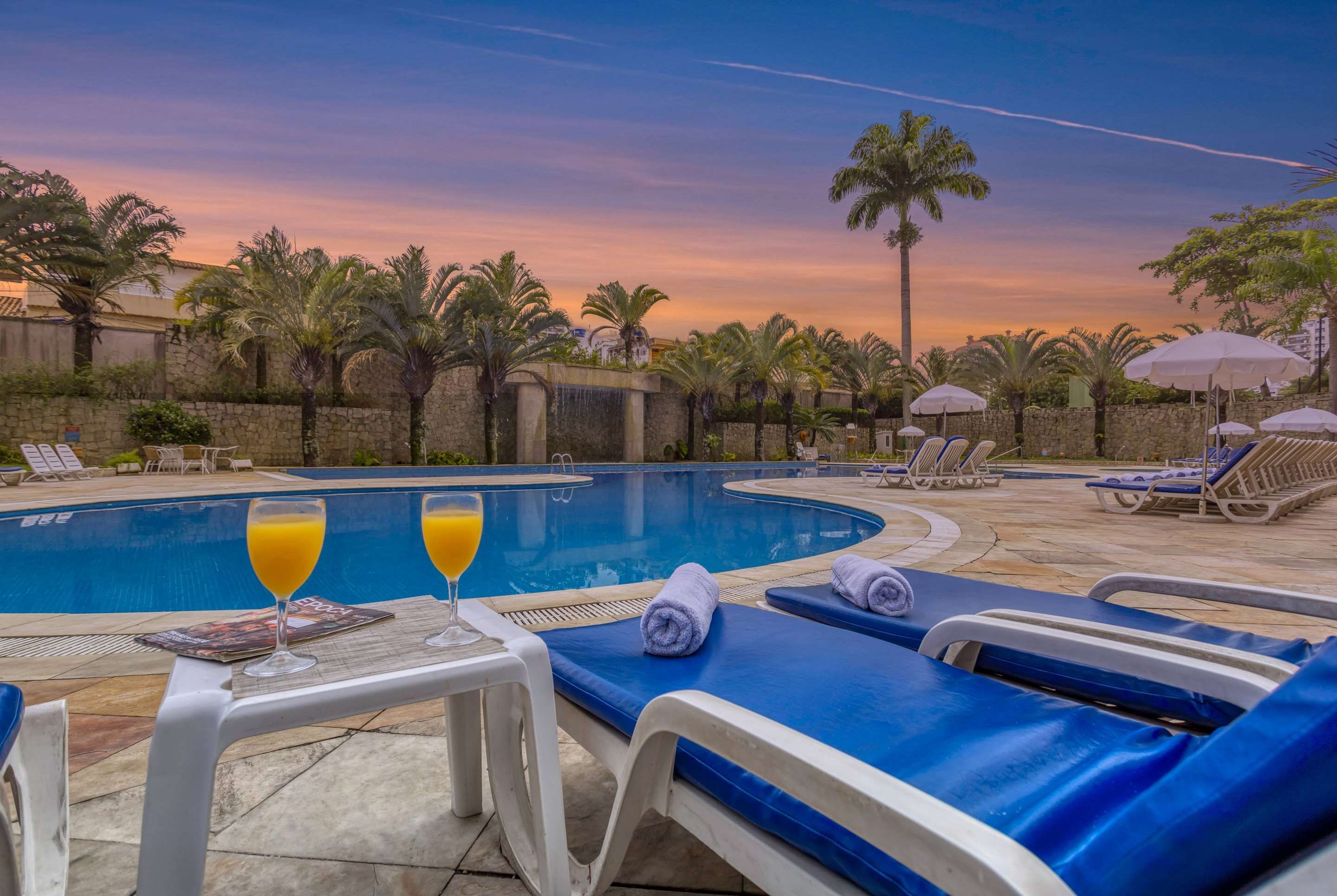 حوض السباحة