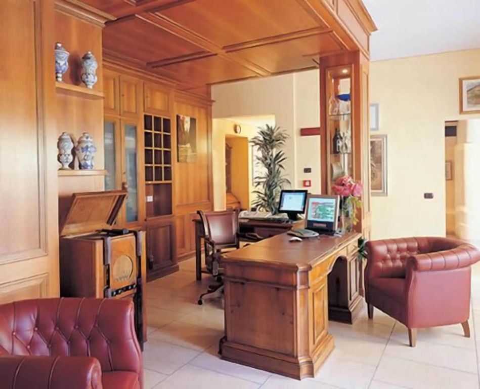 مركز أعمال صورة