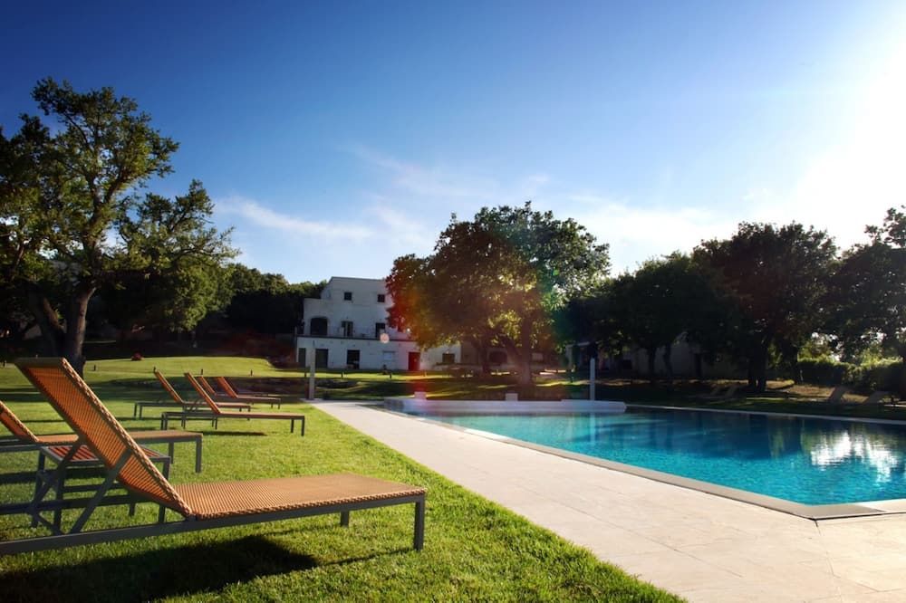 حوض السباحة صورة