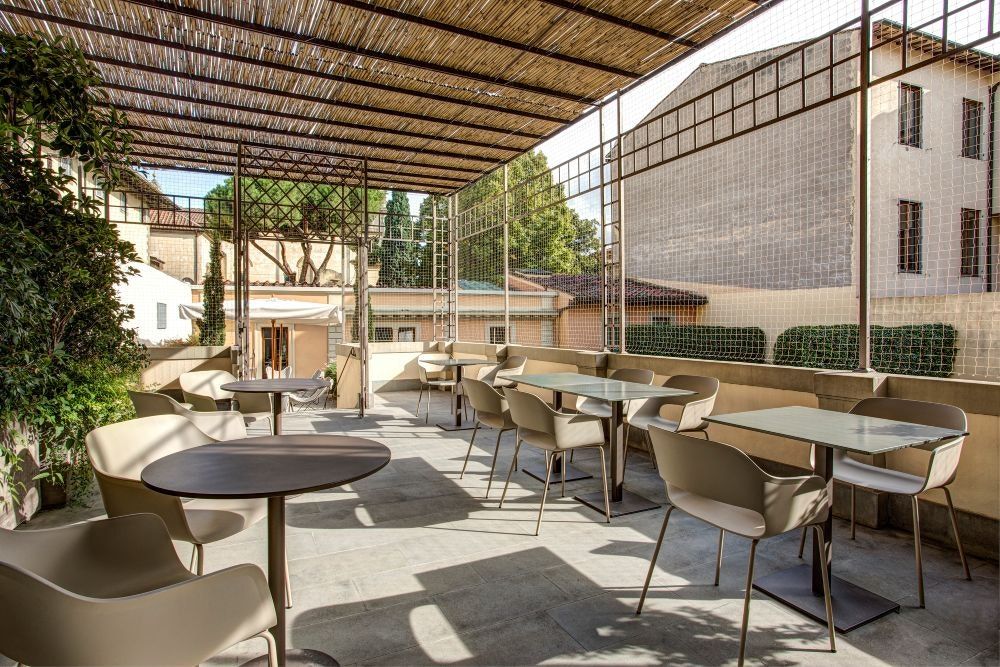 شرفة مرصوفة