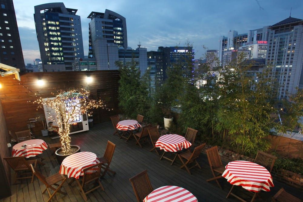 شرفة مرصوفة