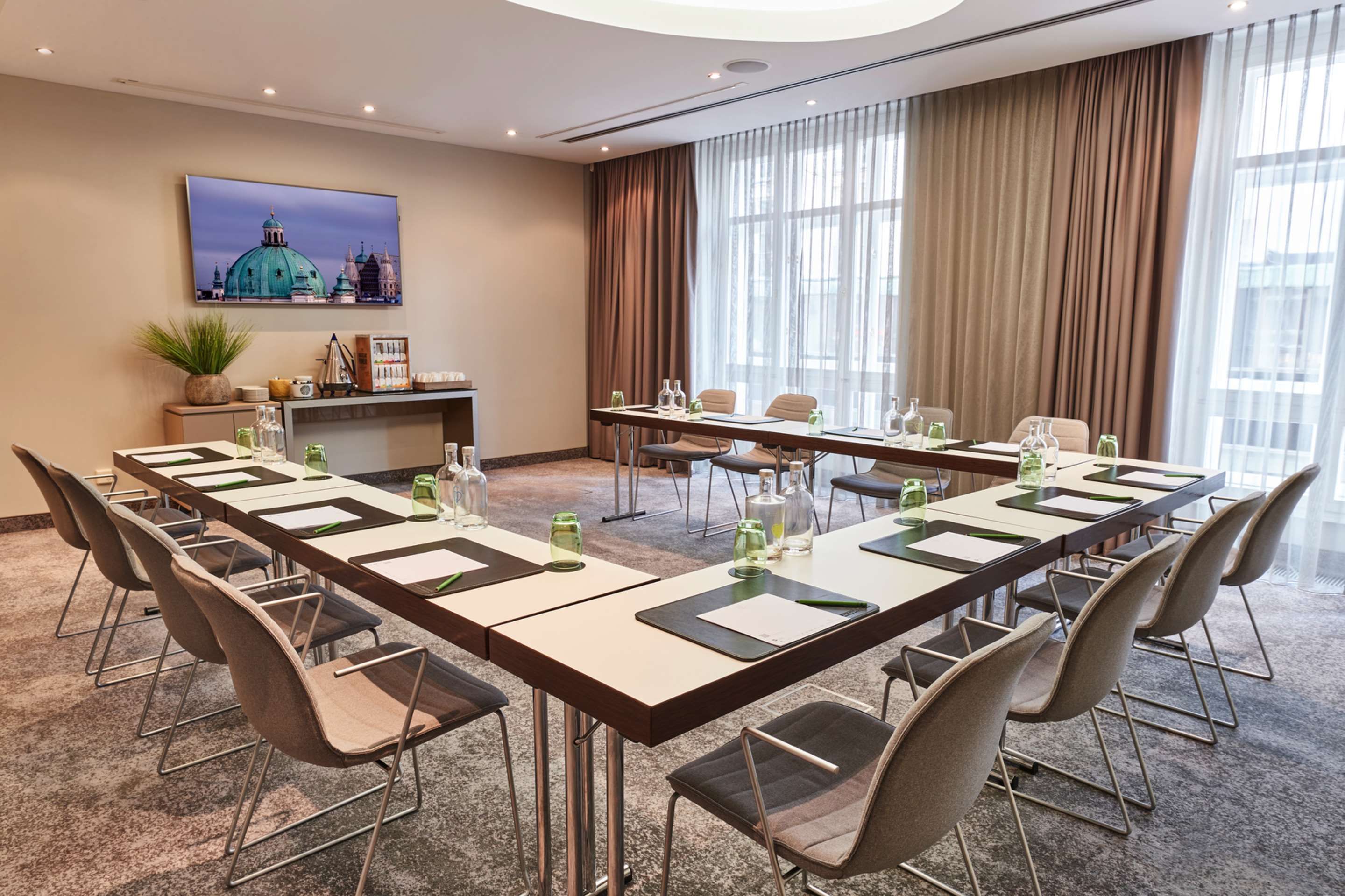 غرفة الاجتماعات