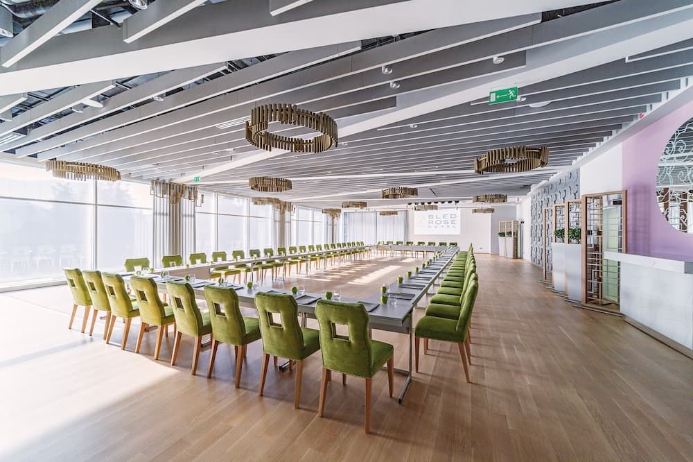 غرفة الاجتماعات