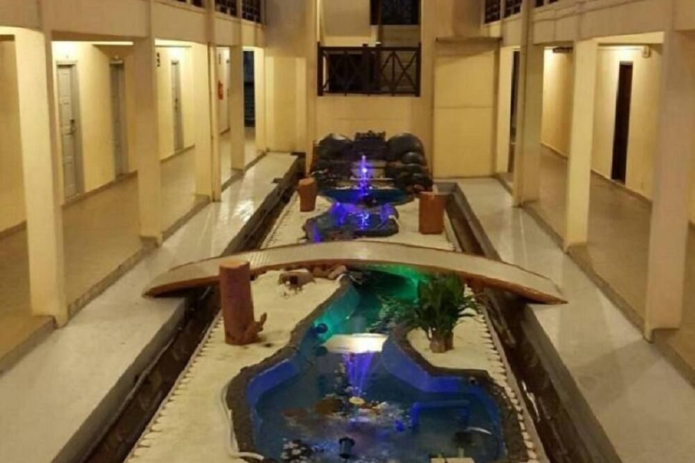 آخر