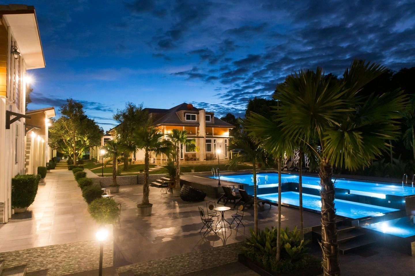 حوض السباحة صورة