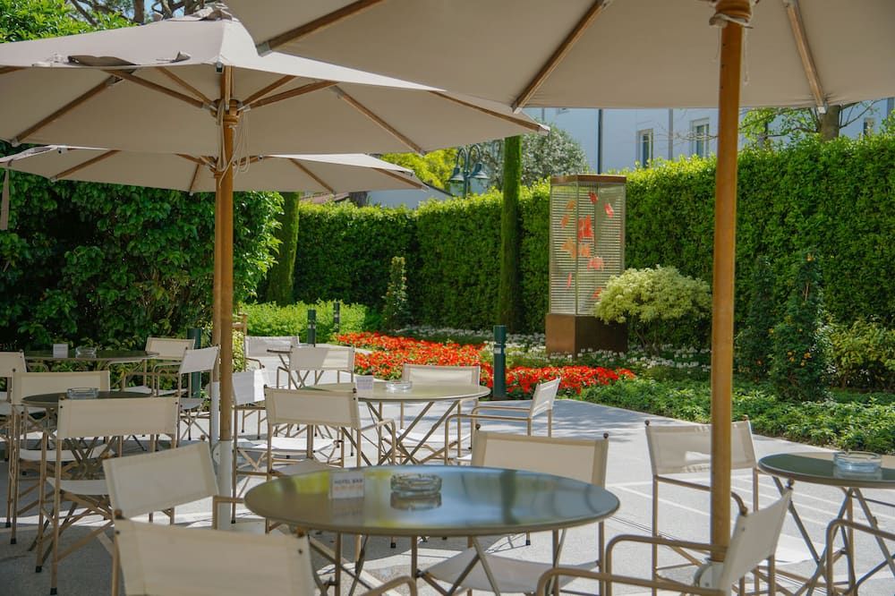 شرفة مرصوفة