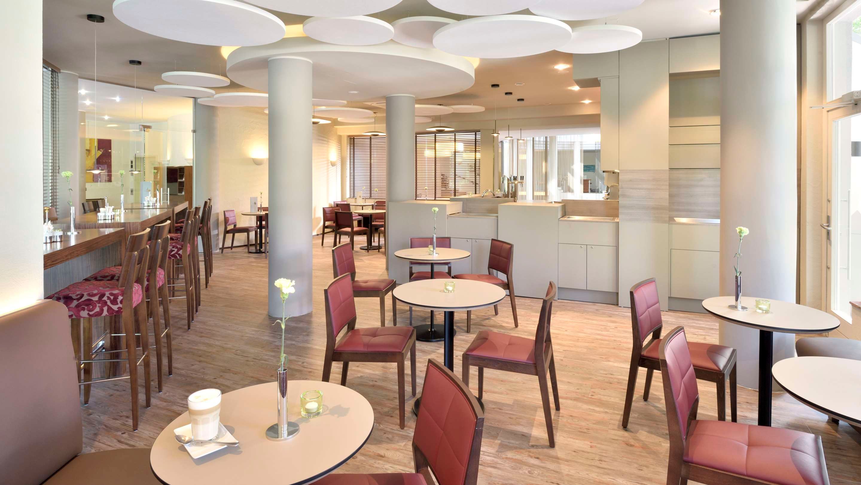 مطعم