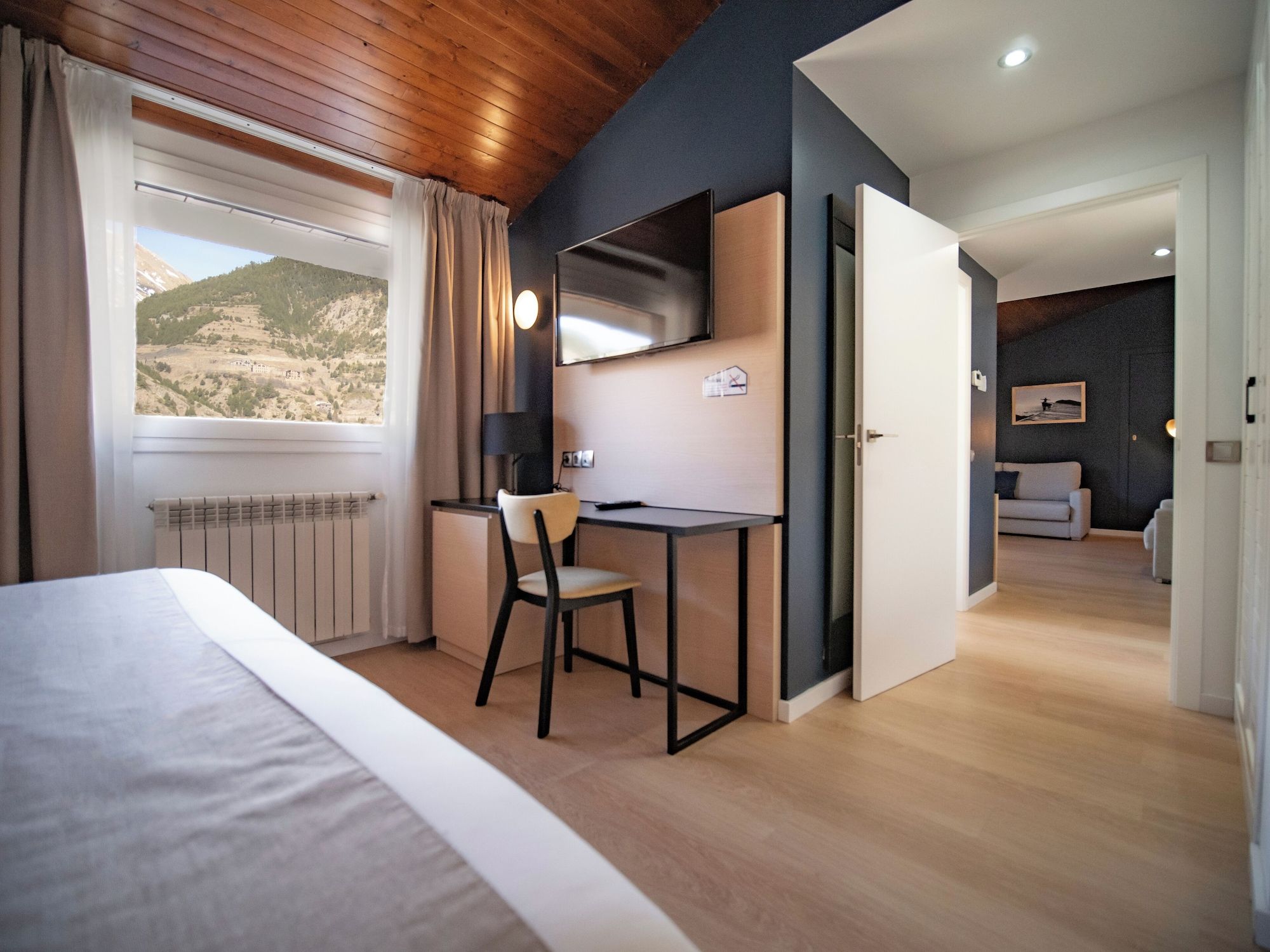آخر