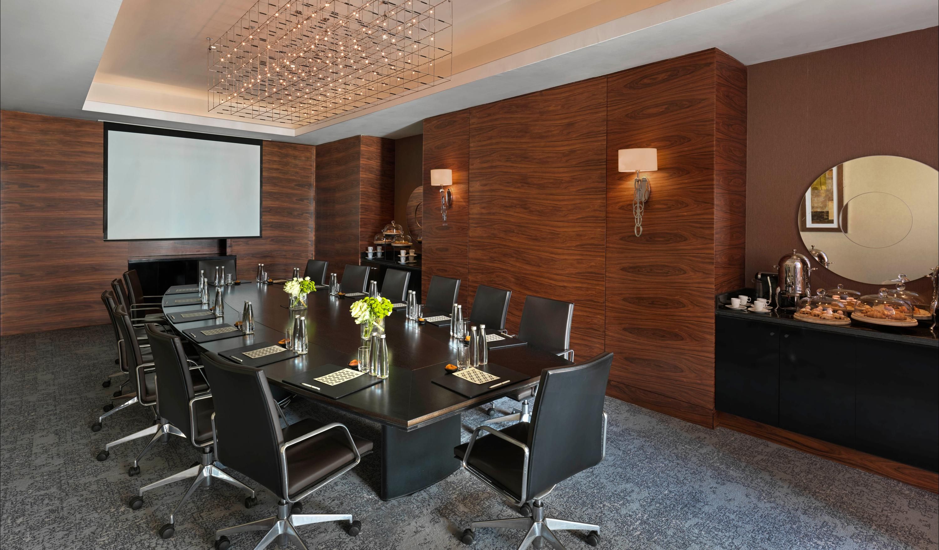 غرفة الاجتماعات