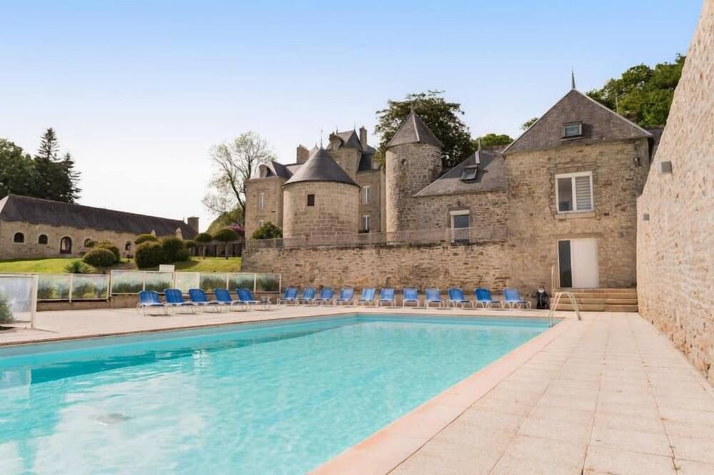 حوض السباحة صورة