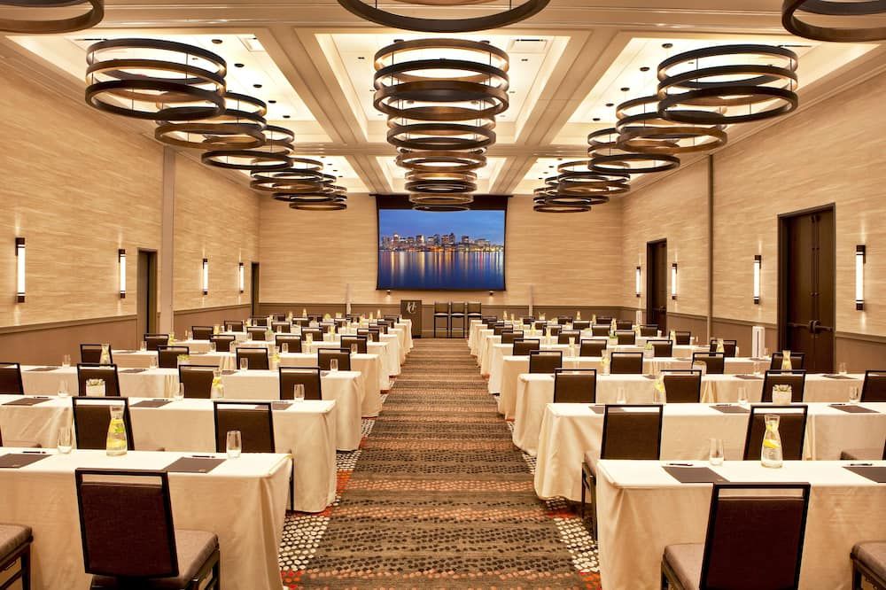 غرفة الاجتماعات