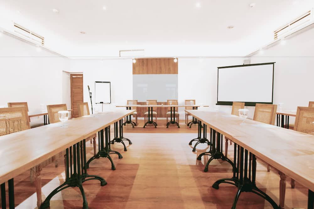 غرفة الاجتماعات