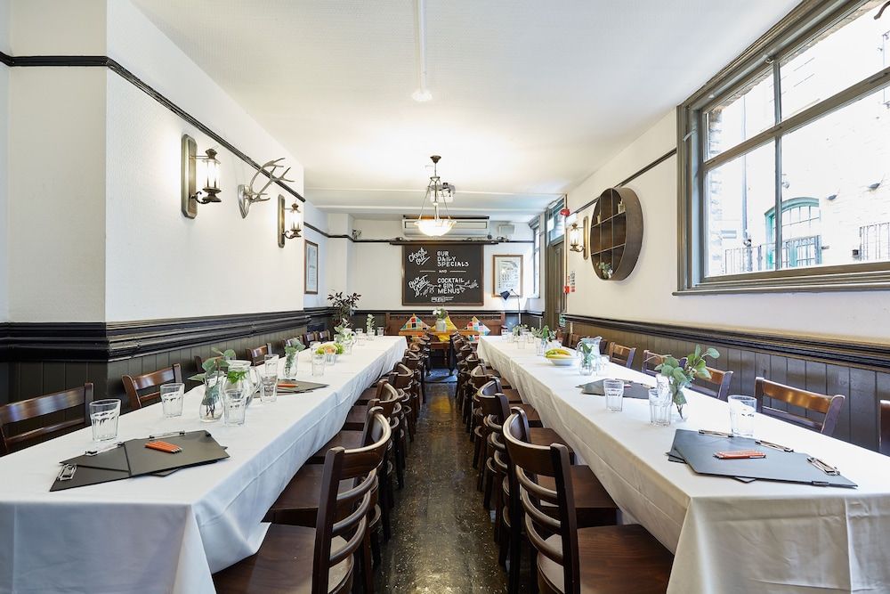 غرفة الاجتماعات