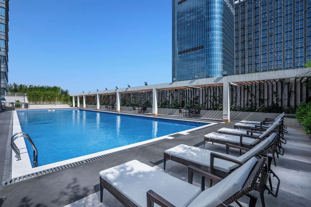 حوض السباحة صورة