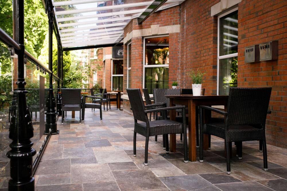 شرفة مرصوفة