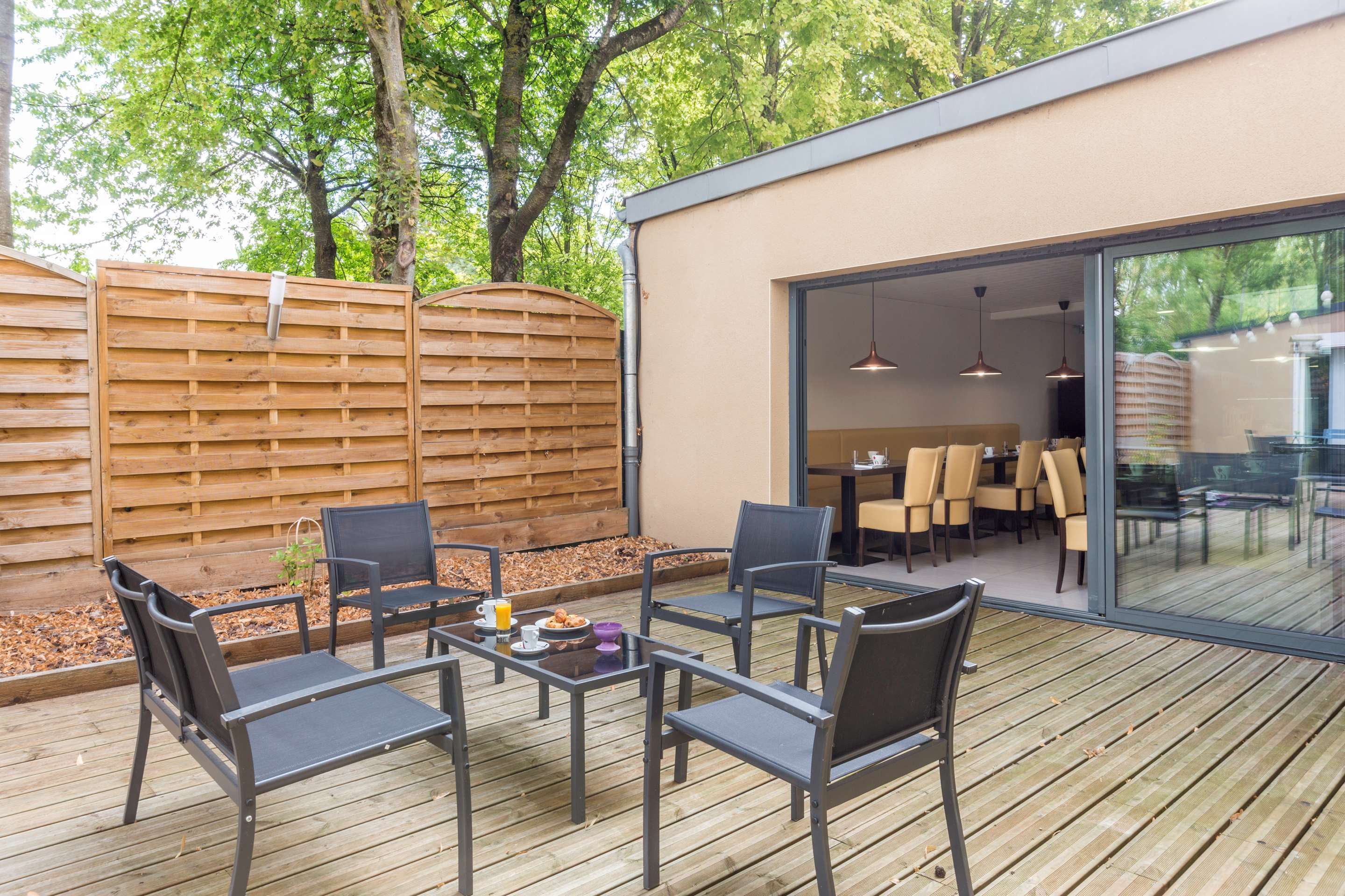 شرفة مرصوفة