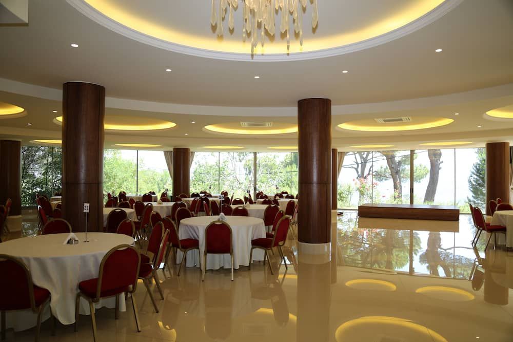 قاعة الولائم