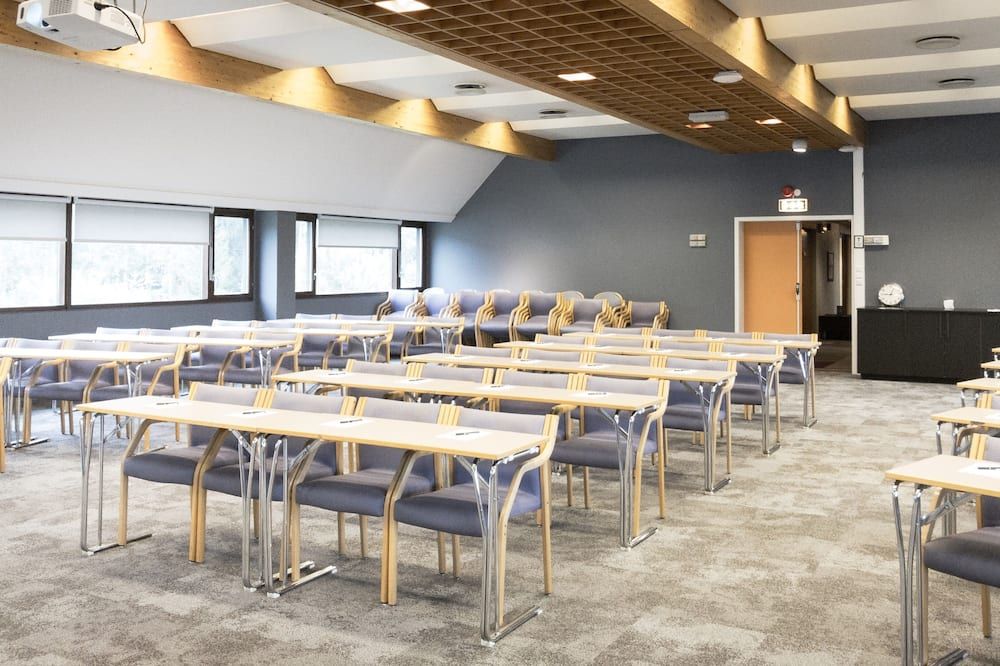 غرفة الاجتماعات