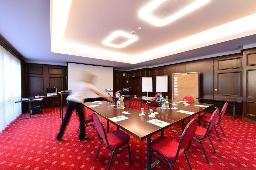 غرفة الاجتماعات