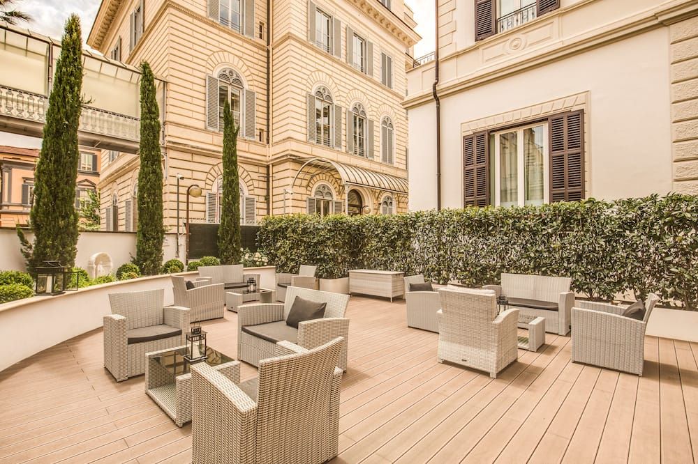 شرفة مرصوفة