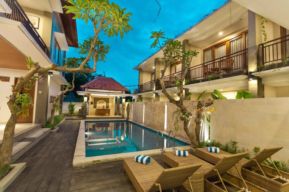 حوض السباحة صورة