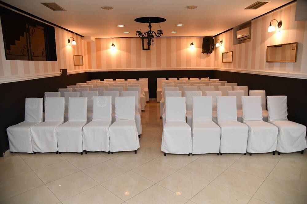 غرفة الاجتماعات