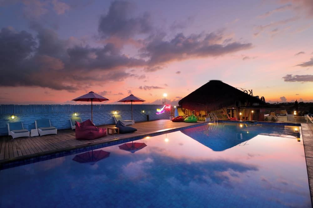 حوض السباحة صورة