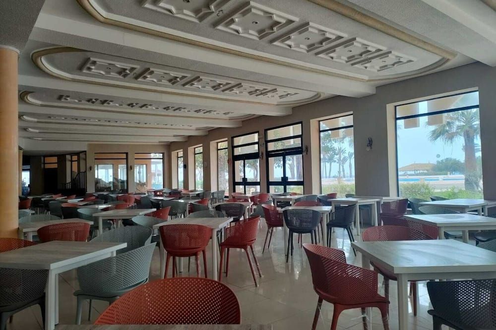 مطعم