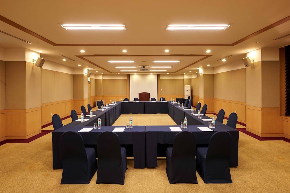 غرفة الاجتماعات