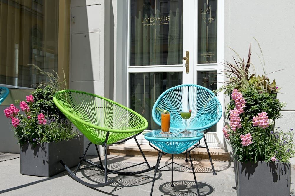 شرفة مرصوفة