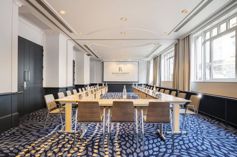 غرفة الاجتماعات