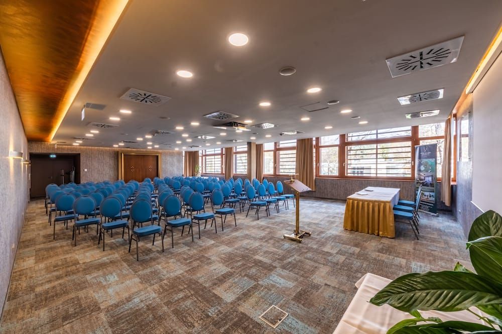 غرفة الاجتماعات