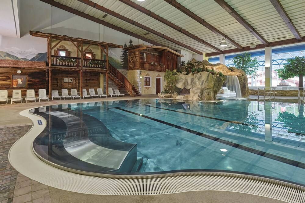 حوض السباحة صورة