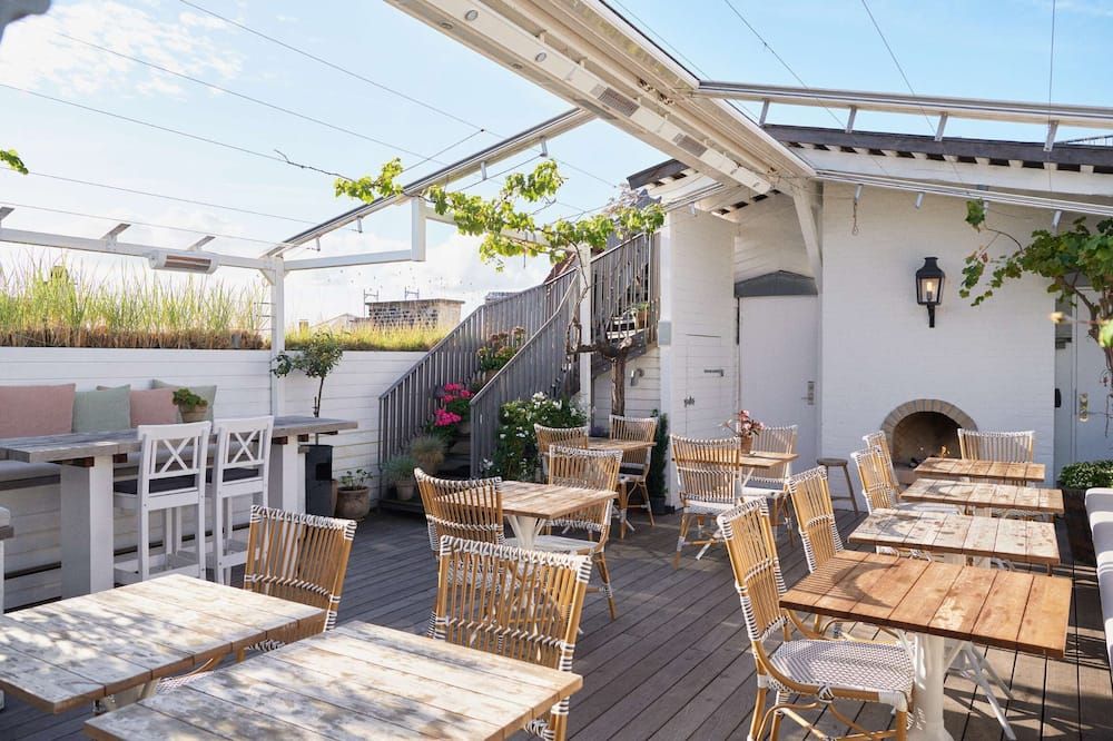 شرفة مرصوفة