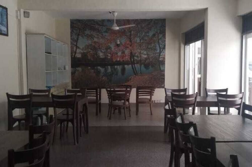 مطعم