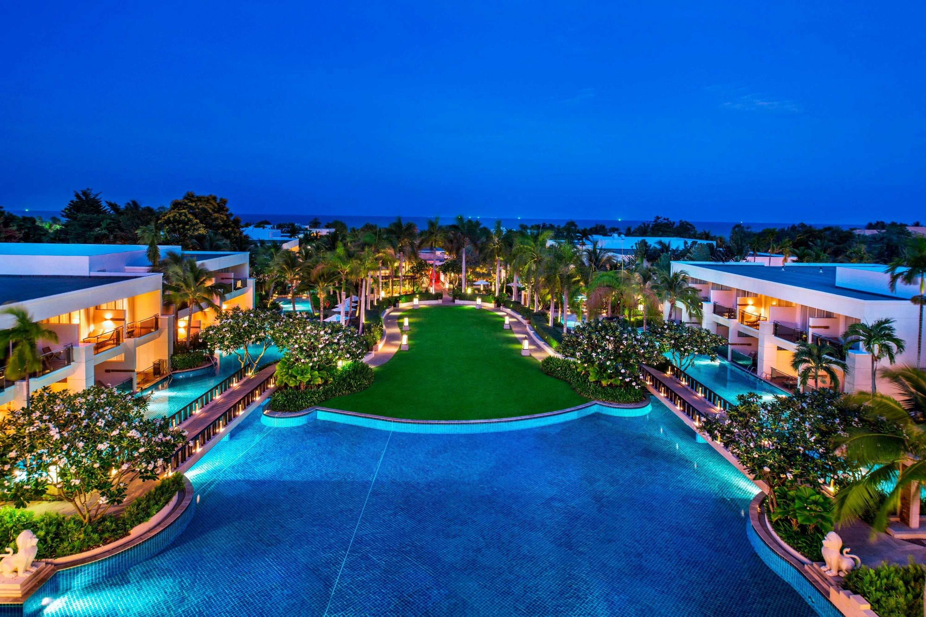 حوض السباحة