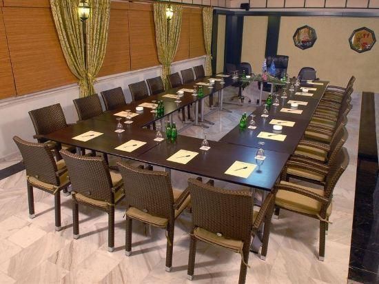 غرفة الاجتماعات