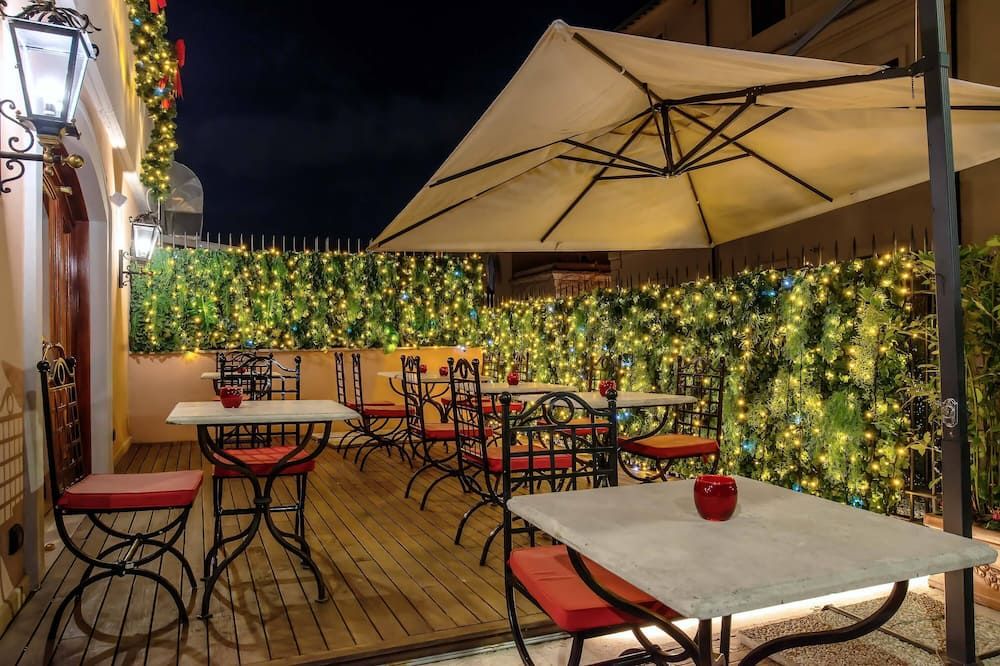 شرفة مرصوفة