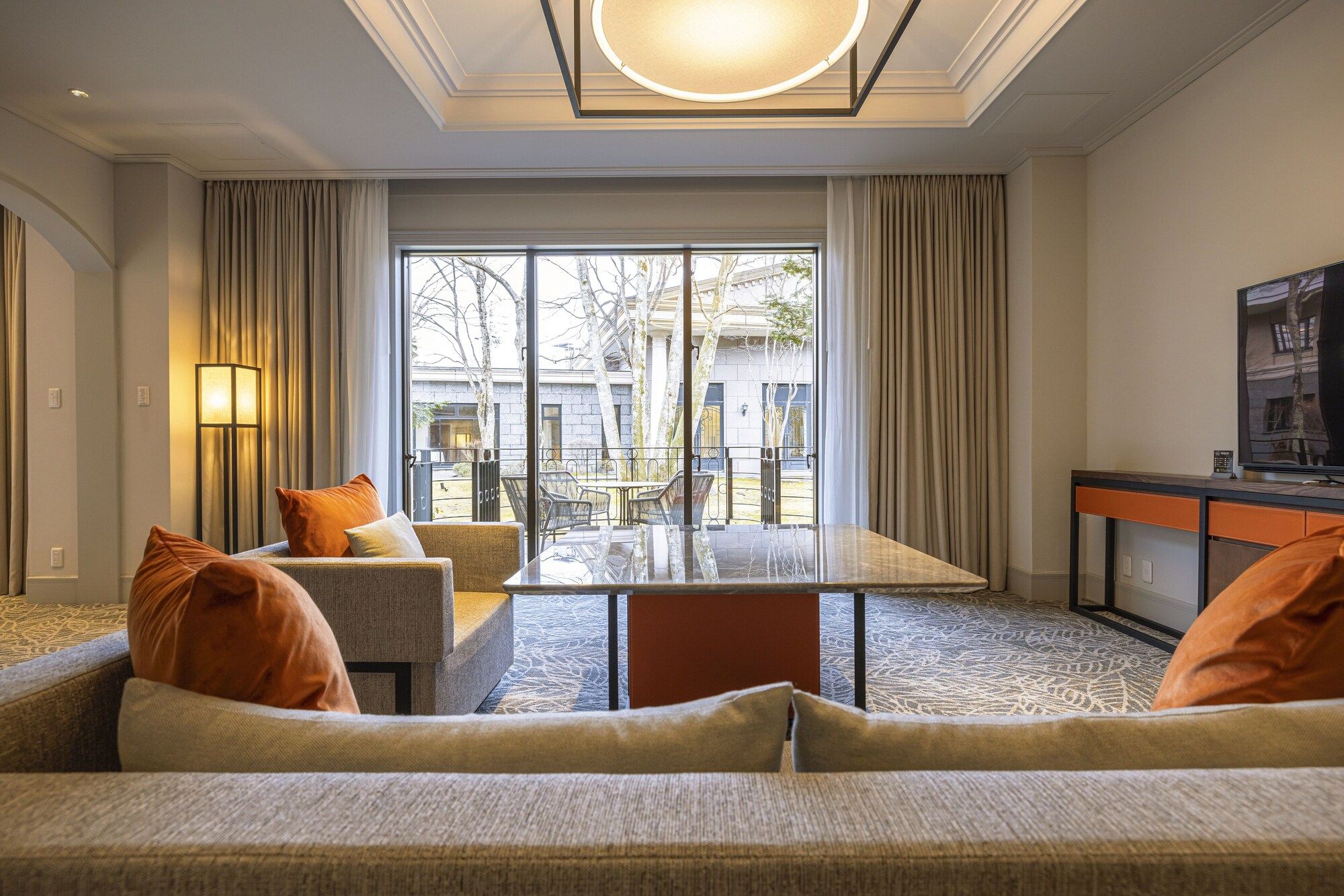 آخر