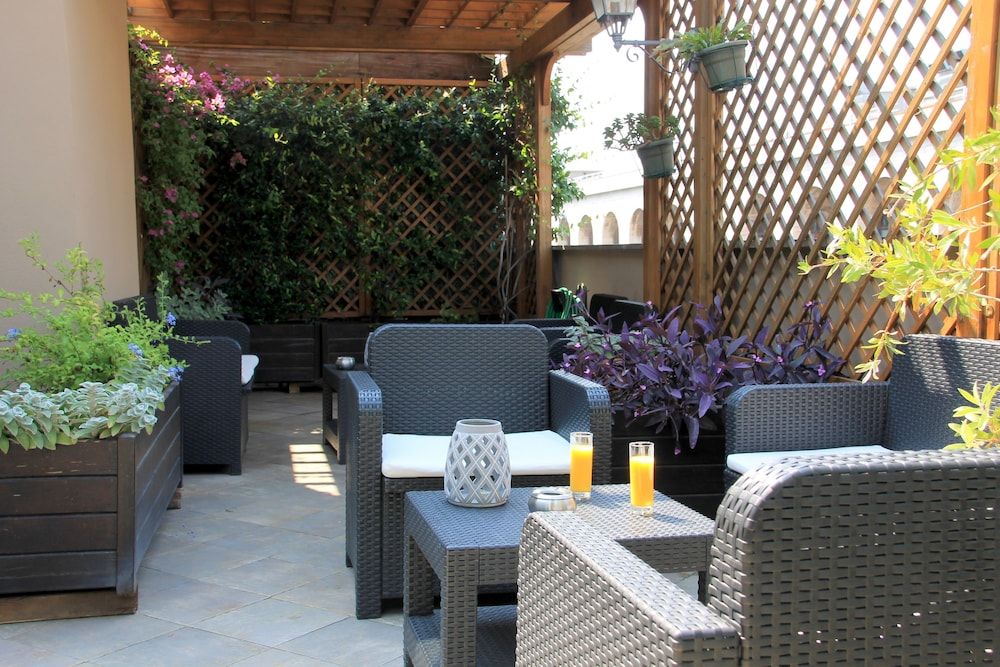 شرفة مرصوفة