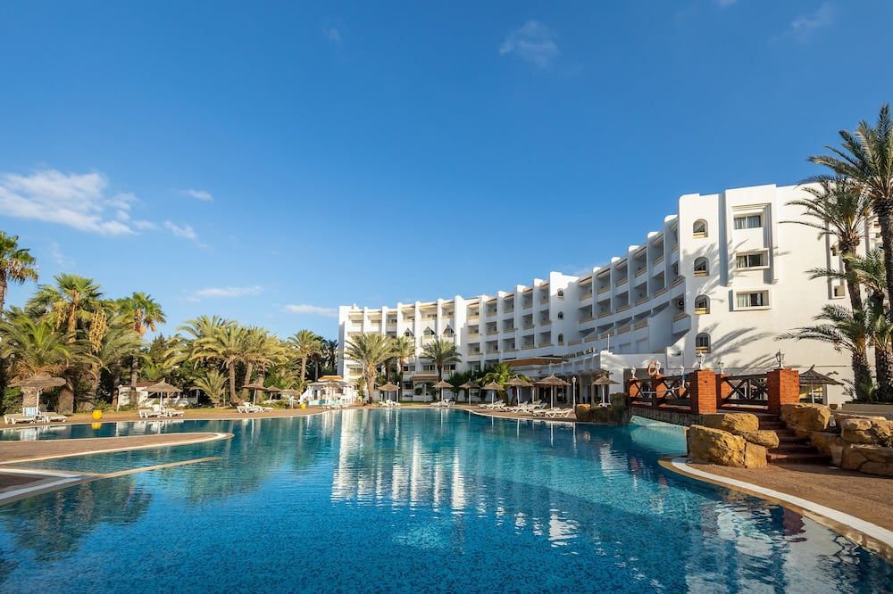 حوض السباحة صورة