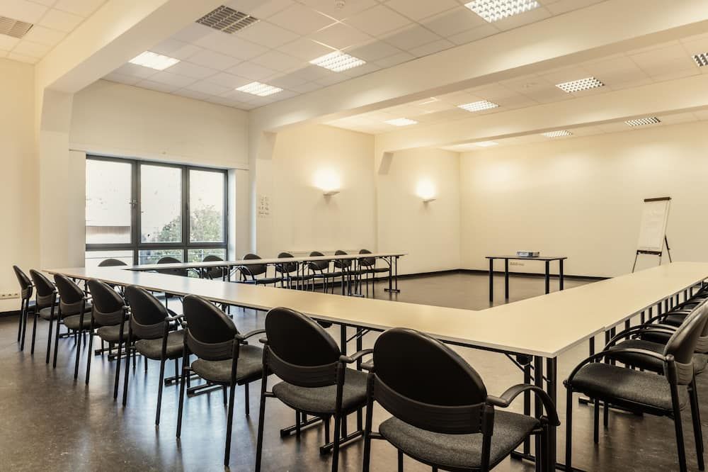 غرفة الاجتماعات