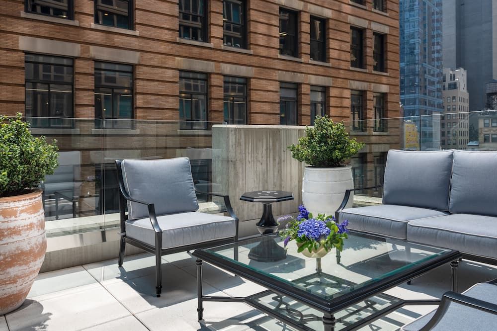 شرفة مرصوفة