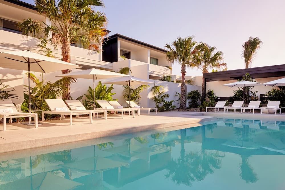 حوض السباحة صورة