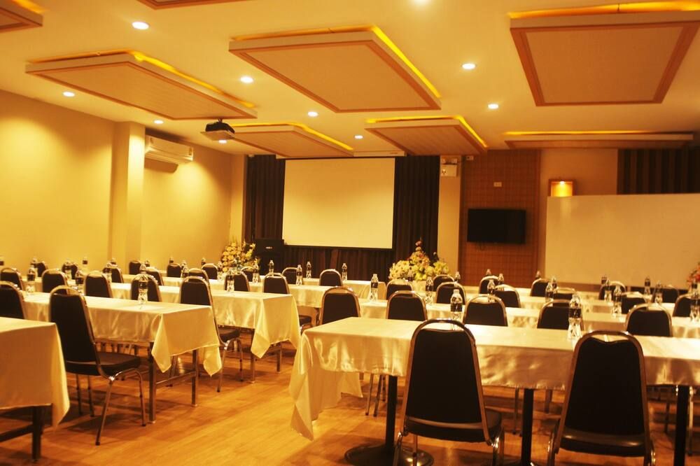 غرفة الاجتماعات