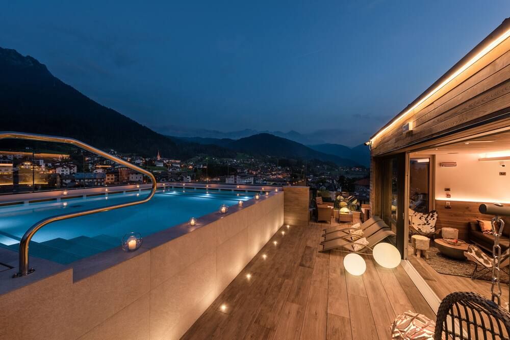 حوض السباحة صورة